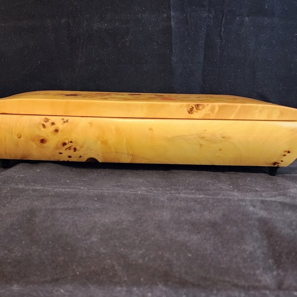 Vtg C. Industries Burl Wood Inlaid Wood Florals Music Box "Sunrise, Sunset" USA - Picture 6 of 17